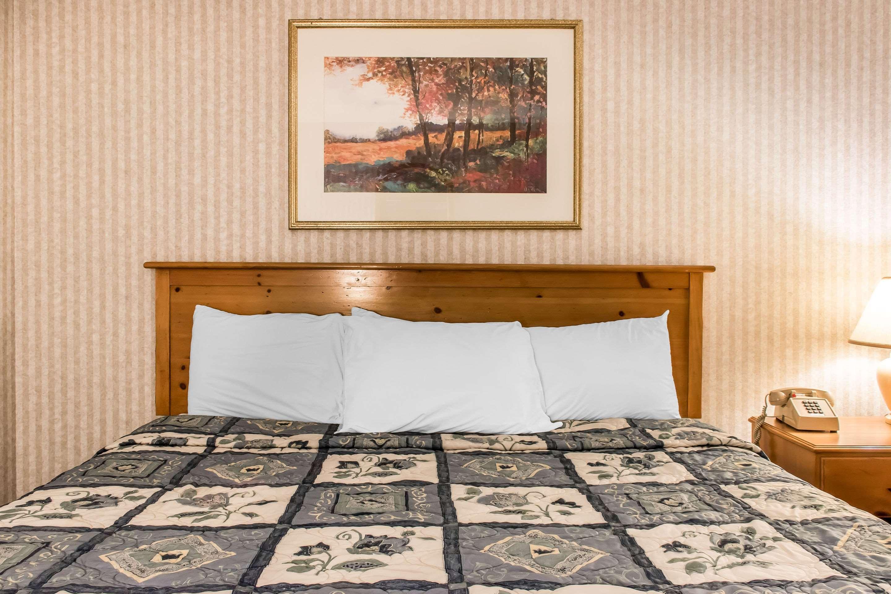 Rodeway Inn Amish Country Smoketown  Экстерьер фото
