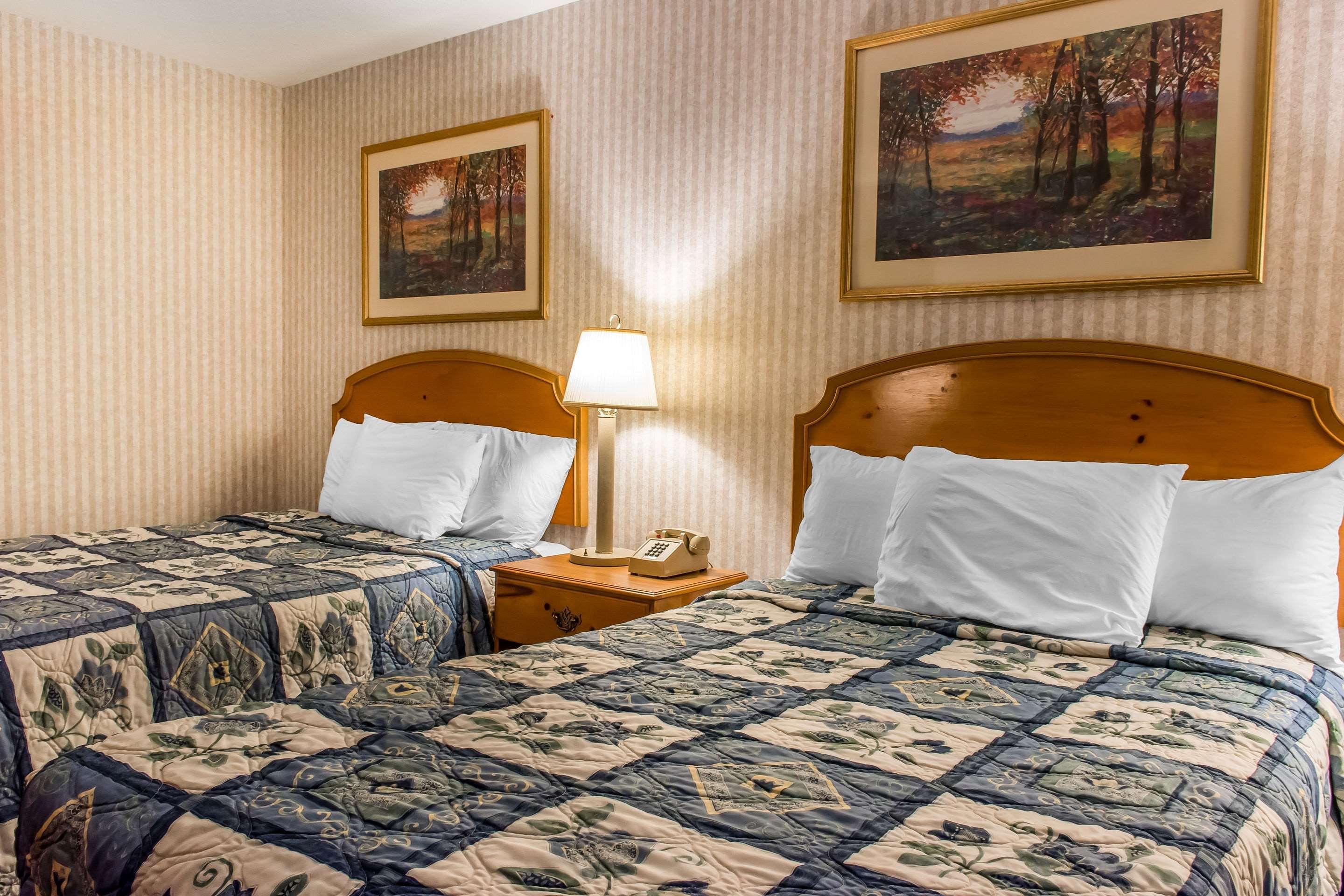 Rodeway Inn Amish Country Smoketown  Экстерьер фото